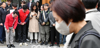 여의도 출근길 인사하는 한동훈 비상대책위원장