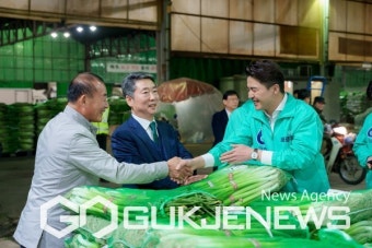 가락시장 찾은 오영환 총괄선대위원장