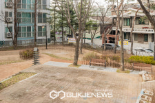 양천구, 재개발지역 방치된 공원 맨발 흙길로 새단장