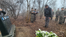 주한 프랑스 대사, 1037고지 전투전적비 참배