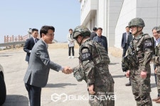 김진태 강원특별자치도지사, 중·동부전선 찾아
