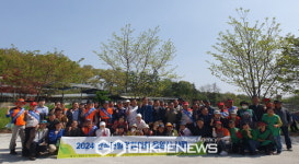 안정면, 주민화합 용암산 산행 진행