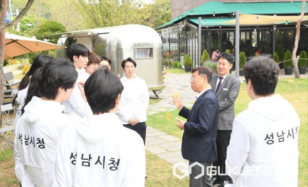 2025 하얼빈 동계 아시안게임, 북한 피겨스케이팅 페어 김현선 선수단이 中 출발