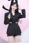YSL_BEAUTY(와이에스엘뷰티) | [GJ포토] 에스파 카리나, '애교 넘치는 브이'(입생로랑 뷰티 YSL Beauty)