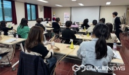 제천복지재단, 복희씨의 문화살롱 라탄 공예 실시
