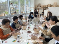 시흥시자원봉사센터, 배움과 휴식 있는 라탄 공예 체험 선사