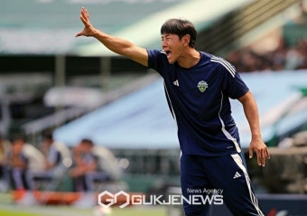 [포토] 전북현대 조성환 코치의 안타까운 외침!
