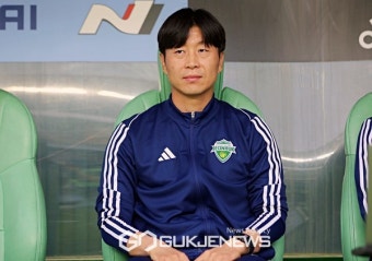 '절체절명' 전북현대, 명가 재건 적임자로 김두현 前 감독 대행 선임