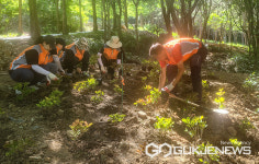그린협약 체결 공공기관, 월아산 숲속의 진주 맨발길에 물철쭉 심어
