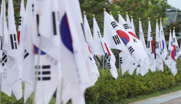 현충일 10시 사이렌 묵념...태극기(국기) 게양은 이렇게