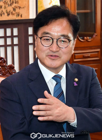 우원식 국회의장, 비상계엄에 대한 결연한 입장 발표에 국민들로부터 큰 지지
