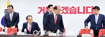 회의 참석하는 황우여·추경호