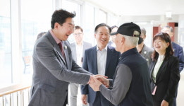 [포토] 원강수 원주시장, 원주보훈요양원 위문