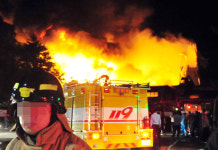 [속보] 목동 부영그린타운 화재, 원인미상 폭발로 불 진화 지연