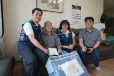 순천농협, 원로조합원 감사 생일선물 전달 화제