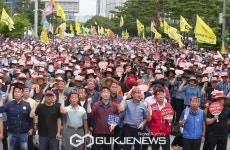 전국한우농가, 한우산업 안정화 촉구 상경 투쟁