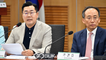 축사하는 박찬대 당 대표 직무대행 겸 원내대표