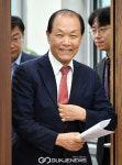 회의에 참석 하는 황우여-추경호