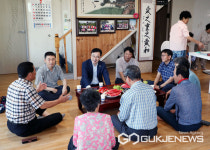 하승철 하동군수, 금성면 노인회 간담회 이어 무더위 쉼터 점검