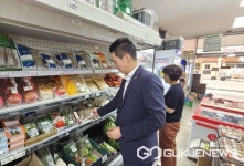 농협 충북검사국, 휴가철 하나로마트 식품 안전점검 나서