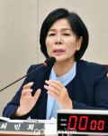 최민희 위원장이 발언