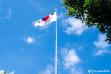 경주시, 광복절 맞아 황성공원 김유신장군 동상에 국기게양대 준공