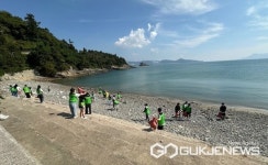 깨끗한 사천바다 만들기에 지역기업과 봉사단체 힘모아