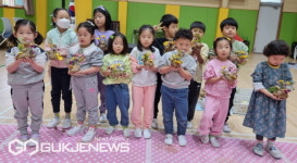 명호초병설유치원, 송이팀 유치원 공동교육과정 인형극 관람