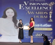 디자이너 브랜드 오브영(of young) 김나영 대표, 2024 두바이 어워즈 수상