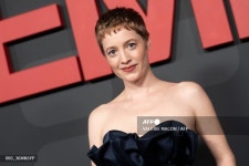 포즈 취하는 독일 여배우 레오니 베네쉬