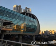 용인 기흥역 화재발생...무정차 운행중