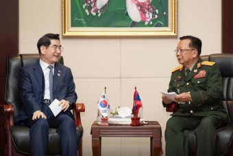 동부구치소 앞 김용현 전 장관 응원 화환, 국민들의 열렬한 지지 속 계속 증가