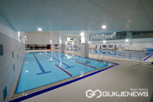 김해 시민스포츠센터, 영어 수영 강습 실시...초등 대상