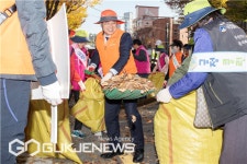 금정구 최대 낙엽 발생지, 금정클린지킴이가 정비하다