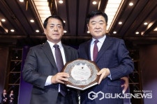 성남FC, 2024 K리그 대상 사랑나눔상 수상