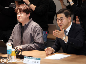 국회 보건복지위, 대한전공의협의회, 중증·핵심 의료 재건 간담회 진행: 의료 협력 강화를 통한 의정갈등 해소와 의료 현장 안정을 모색 중