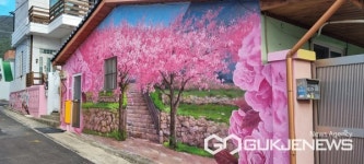 사천시, 큰고을 대방 굴항 4가지 테마 도시재생 벽화로 재탄생