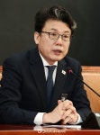 진성준 