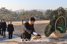 홍성교육지원청, 을사년 새해 맞아 홍주의사총‧충령사 참배 새해 업무 시작