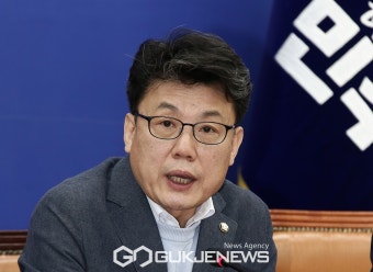 진성준 