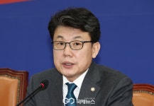 진성준 