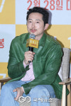 [GJ포토] 인사말 하는 배우 스티븐 연(영화 미키 17)