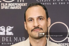 트럼프 전기 영화 감독, 배우 성추행 혐의 사과