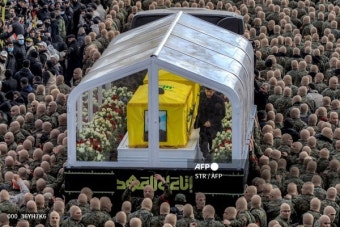 헤즈볼라 수장 장례식에 수만 명 운집