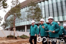 [포토] 김영환 지사, 청주 오송 전시공간 오스코 현장 방문