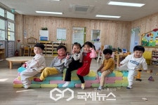 옥천 동이초병설유치원, 편백나무 교실 눈길
