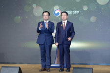 구리시 소재, 윤서병원 윤재근 행정원장 국민추천포상 수상