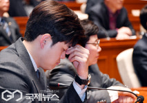 잠시 생각에 잠긴 김용태 의원