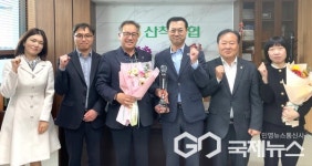 충주 산척농협, 상호금융 대출금 500억 달성탑 수상