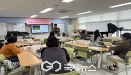 영주가흥초, 2025 학교도서관 자원봉사 학부모  연수 및 특강 진행